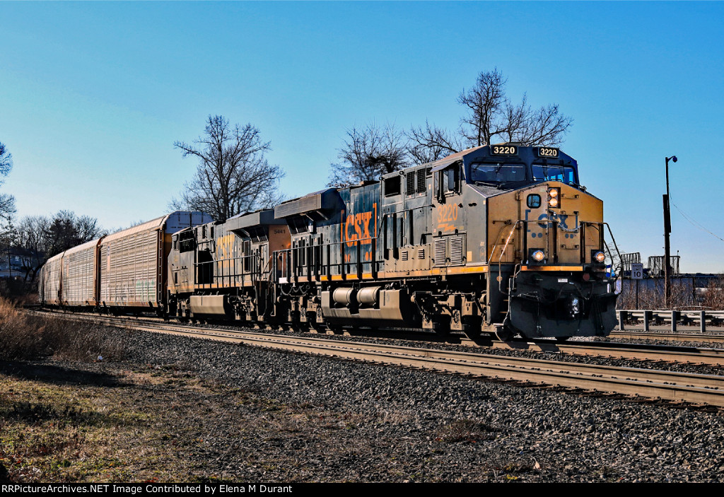 CSX 3220 on M-567